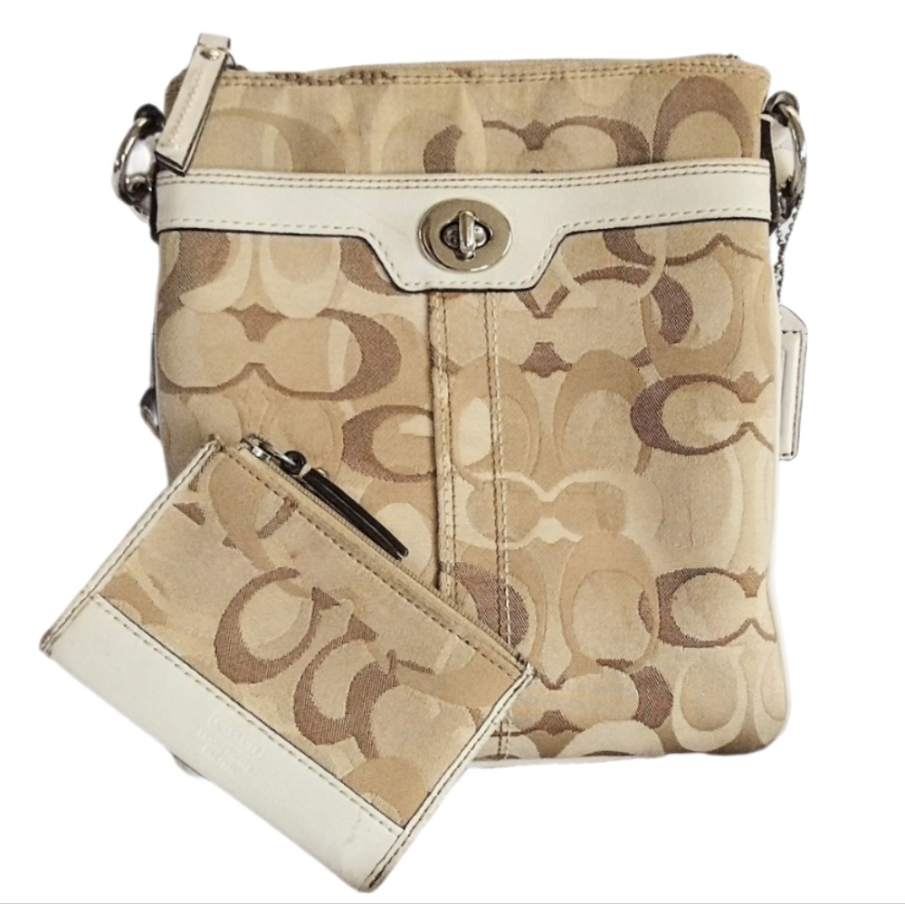 🫶 Y2K Coach Chalk Khaki Op Art Signature Turnlock Crossbody Card Case Keychain